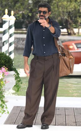 September 10, 2026, Venice, ITALY: Italian actor Pierfrancesco Favino arrives at the Hotel Excelsior dock in Lido Beach to present the movie Dio ride during the Venice International Film Festival, in Venice, Italy, 10 September 2026. ANSA ETTORE FERRARI Venice ITALY  - ZUMAa110 20260910_zaf_a110_004 Copyright: xEttorexFerrarix