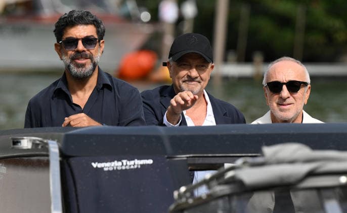 September 10, 2026, Venice, ITALY: (L-R) Italian actor Pierfrancesco Favino, Italian director Giovanni Veronesi and Italian actor Silvio Orlando arrive at the Hotel Excelsior dock in Lido Beach to present the movie Dio ride during the Venice International Film Festival, in Venice, Italy, 10 September 2026. ANSA ETTORE FERRARI Venice ITALY  - ZUMAa110 20260910_zaf_a110_009 Copyright: xEttorexFerrarix