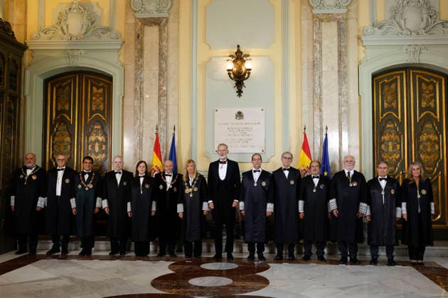Spain s King Felipe VI (C) and the president of the Supreme Court and the General Council of the Judiciary (CGPJ) Isabel Perello (7L) pose for a family photo before the opening ceremony of the Judicial Year at the Supreme Court in Madrid, Spain, 10 September 2026. Judicial Year opening ceremony in Madrid !ACHTUNG: NUR REDAKTIONELLE NUTZUNG!  Copyright: xJ.J.Guillenx GRAF3501 20260910-55021357096005_1005