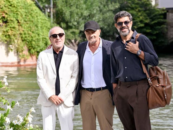 IPA88347993 - Venice, 83rd Venice International Film Festival 2026 Day 9 Arrivals at the Excelsior Hotel™s pier Pictured: Pierfrancesco Favino, Giovanni Veronesi, Silvio Orlando  Copyright: xSimonexComix xPoolxPhotoxEventsx08x IPA88347993