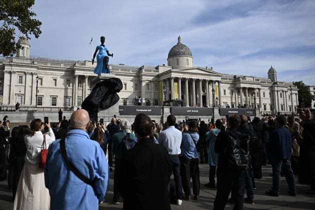 New Fourth Plinth artwork Lady in Blue unveiled at London’s Trafalgar Square LONDON, UNITED KINGDOM - SEPTEMBER 10: The new Fourth Plinth artwork, Lady in Blue, is seen in Trafalgar Square in London, United Kingdom, on September 10, 2026. Created by New York-based artist Tschabalala Self, the blue bronze sculpture depicts a young woman representing contemporary Londoners, striding confidently into the future. The work is the 16th commission of the Fourth Plinth programme, which was launched in 1998. Rasid Necati Aslim Anadolu London United Kingdom. Editorial use only. Please get in touch for any other usage.  Copyright: x2026xAnadoluxRasidxNecatixAslimx