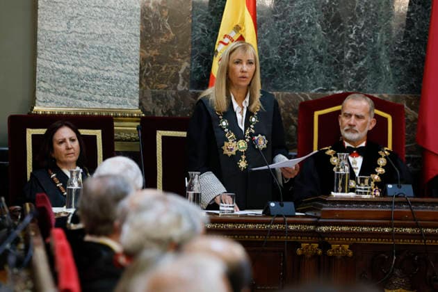 The president of the Supreme Court and the General Council of the Judiciary (CGPJ) Isabel Perello (C) delivers a speech next to Spain s King Felipe VI (R) and Spain s Attorney General Teresa Peramato during the opening ceremony of the Judicial Year at the Supreme Court in Madrid, Spain, 10 September 2026. Judicial Year opening ceremony in Madrid !ACHTUNG: NUR REDAKTIONELLE NUTZUNG!  Copyright: xJ.J.Guillenx GRAF3561 20260910-55021358191_1