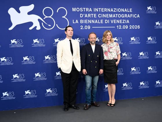 IPA88356186 - Venice, 83rd Venice International Film Festival 2026 Day 9 Photocall for *UN PEU AVANT MINUIT* (*ONE MINUTE TO MIDNIGHT*). Pictured: Melvil Poupaud, Nicolas Pariser, Chiara Mastroianni  Copyright: xAlbertoxTerenghi PoolxPhotoxEvenx xPoolxPhotoxEventsx08x IPA88356186