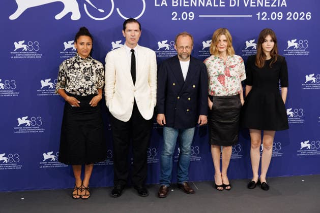News - ITA: Un Peu Avant Minuit Photocall - The 83rd Venice International Film Festival Leonie Simaga, Melvil Poupaud, director Nicolas Pariser, Chiara Mastroianni and Anais Demoustier attend the Un Peu Avant Minuit Photocall during the 83rd Venice International Film Festival at Palazzo del Casino on September 10, 2026 in Venice, Italy. Photo: Cinzia Camela. Lido di Venezia Palazzo del Casino Italy Copyright: xCinziaxCamelax xLiveMediax LPN_2661864
