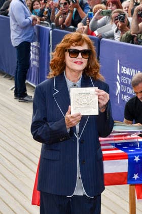 RECORD DATE NOT STATED Deauville - Susan Sarandon Photocall Susan Sarandon poses for the photographers after she unveiled her cabin sign as a tribute for her career along the Promenade des Planches during the 52nd Deauville American Film Festival on September 10, 2026 in Deauville, France. Photo by Shootpix ABACAPRESS.COM Deauville France  Copyright: xShootpix ABACAx