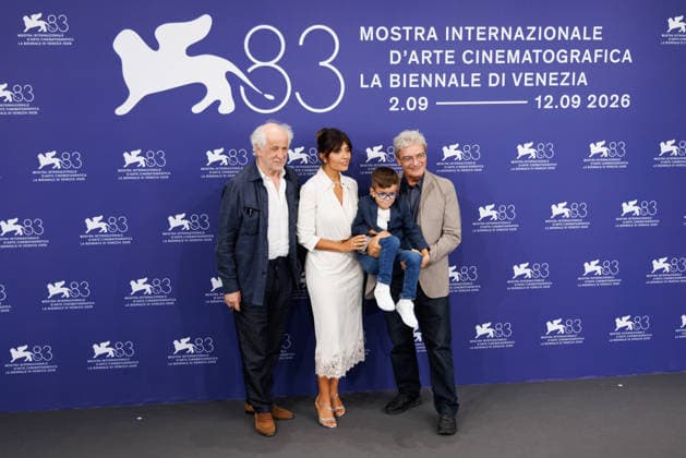 News - Scherzetto Photocall - The 83rd Venice International Film Festival Toni Servillo, Serena Rossi, Lorenzo Perrotta and Mario Martone attend the Scherzetto Photocall during the 83rd Venice International Film Festival at Palazzo del Casino on September 10, 2026 in Venice, Italy. Photo: Cinzia Camela. Lido di Venezia Palazzo del Casino Italy Copyright: xCinziaxCamelax xLiveMediax LPN_2661958