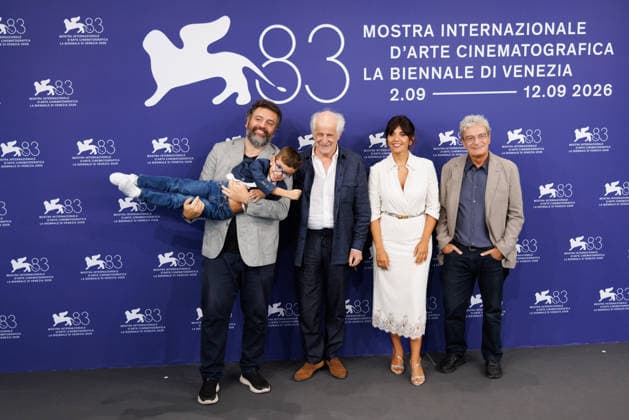 News - Scherzetto Photocall - The 83rd Venice International Film Festival Leonardo Lidi, Lorenzo Perrotta, Toni Servillo, Serena Rossi and Mario Martone attend the Scherzetto Photocall during the 83rd Venice International Film Festival at Palazzo del Casino on September 10, 2026 in Venice, Italy. Photo: Cinzia Camela. Lido di Venezia Palazzo del Casino Italy Copyright: xCinziaxCamelax xLiveMediax LPN_2661965