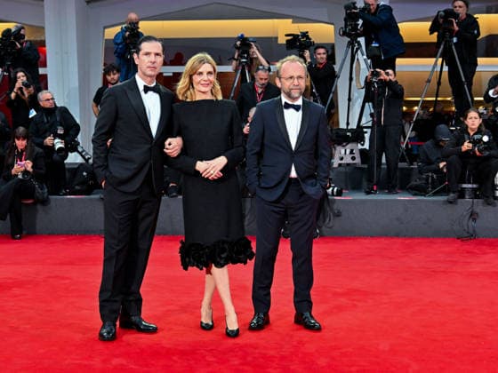 IPA88364970 - Venice, 83rd Venice International Film Festival 2026 - Night 9. Red Carpet for the film UN PEU AVANT MINUIT - Pictured: Nicolas Pariser, Chiara Mastroianni, Melvil Poupaud  Copyright: xManuelexMangiarottix xPoolxPhotoxEventsx08x IPA88364970