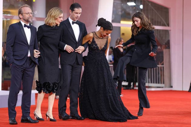 Venice 2026 Screening NB Nicolas Pariser, Chiara Mastroianni, Melvil Poupaud, Léonie Simaga and Clara Pacini attending the Un Peu Avant Minuit Red carpet as part of the 83th Venice International Film Festival at the Lido in Venice, Italy on September 10, 2026. Photo by Nasser Berzane ABACAPRESS.COM Venice Italy  Copyright: xBerzanexNasser ABACAx