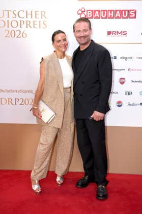 Sasha with his wife Julia Röntgen at the 17th German Radio Awards ceremony in 2026 at the Stage Theater an der Elbe in Hamburg, September 10, 2026 Foto:xC.xNiehausx xFuturexImagex radiopreis_6755