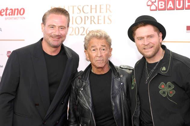 Sasha, Johannes Oerding, and Peter Maffay at the 17th German Radio Awards ceremony in 2026 at the Stage Theater an der Elbe in Hamburg, September 10, 2026 Foto:xC.xNiehausx xFuturexImagex radiopreis_6754