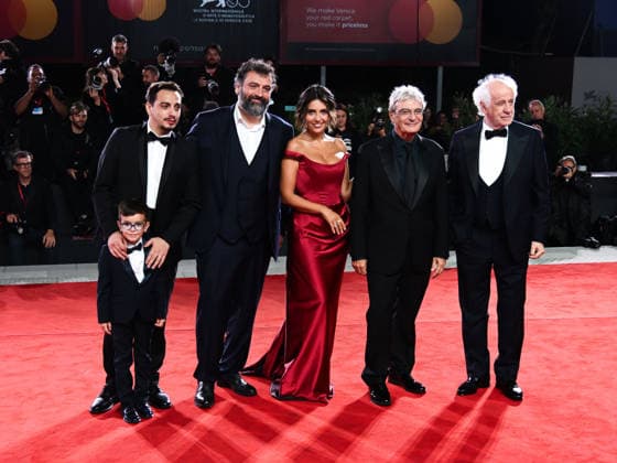 IPA88370225 - Venice, 83rd Venice International Film Festival 2026 - Night 9. Red Carpet for the film Scherzetto. Pictured: Gianluca Di Gennaro, Lorenzo Perrotta, Leonardo Lidi, Serena Rossi, Mario Martone, and Toni Servillo  Copyright: xAlbertoxTerenghix xPoolxPhotoxEventsx08x IPA88370225
