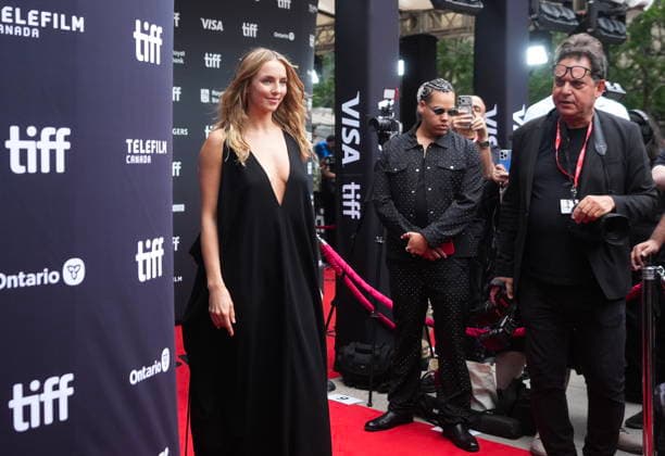 September 10, 2026, Toronto, On, CANADA: Actress Jodie Comer poses for photographs on the red carpet for the movie Stuffed during the Toronto International Film Festival in Toronto on Thursday, Sept. 10, 2026. Toronto CANADA  - ZUMAc35_ 20260910_zaf_c35_116 Copyright: xNathanxDenettex