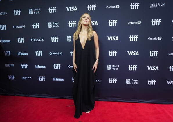 September 10, 2026, Toronto, On, CANADA: Actress Jodie Comer poses for photographs on the red carpet for the movie Stuffed during the Toronto International Film Festival in Toronto on Thursday, Sept. 10, 2026. Toronto CANADA  - ZUMAc35_ 20260910_zaf_c35_117 Copyright: xNathanxDenettex