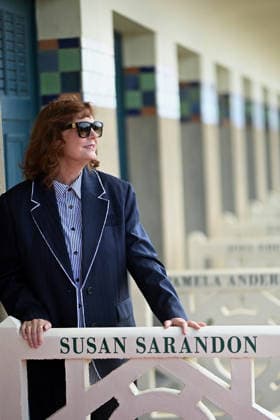 Deauville Susan Sarandon Photocall FC Susan Sarandon poses for the photographers after she unveiled her cabin sign as a tribute for her career along the Promenade des Planches during the 52nd Deauville American Film Festival on September 10, 2026 in Deauville, France. Photo by Franck Castel ABACAPRESS.COM Deauville  Copyright: xCastelxFranck ABACAx