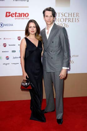 Alice Dwyer with her husband, Sabin Tambrea, at the 17th German Radio Awards ceremony in 2026 at the Stage Theater an der Elbe in Hamburg, September 10, 2026 Foto:xC.xTamckex xFuturexImagex radiopreis_6807