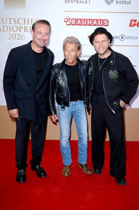 Sasha, Peter Maffay, and Johannes Oerding at the 17th German Radio Awards ceremony in 2026 at the Stage Theater an der Elbe in Hamburg, September 10, 2026 Foto:xC.xTamckex xFuturexImagex radiopreis_6896