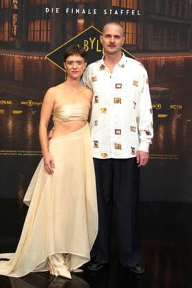 Liv Lisa Fries, accompanied by a guest, at the world premiere of the fifth and final season of the TV series *Babylon Berlin* at the Zoo Palast in Berlin, September 10, 2026 Foto:xC.xBehringx xFuturexImagex babylon_berlin_6983