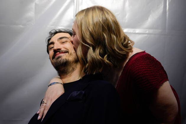 September 10, 2026, Toronto, On, CAN: Andrew Pilkington gets a kiss from his fiance Julia Murphy as they prepare to arrive on the red carpet to promote the film Being Heumann at the Toronto International Film Festival, in Toronto, on Thursday Sept. 10, 2026. The couple are due to be married on Saturday Sept.12. 2026 Toronto CAN  - ZUMAc35_ 20260910_zaf_c35_156 Copyright: xChrisxYoungx