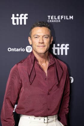 2026 Toronto International Film Festival - The Housewife Premiere Luke Evans attends the premiere of The Housewife during the 2026 Toronto International Film Festiva at Royal Alexandra Theatre on September 10, 2026 in Toronto, Ontario. Toronto Royal Alexandra Theatre Ontario Canada Copyright: xPicjer imageSPACEx
