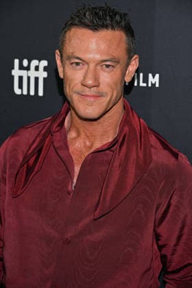 TIFF Toronto Screening The Housewife Luke Evans attending the screening of the movie The Housewife ahead of Toronto International Film Festival (TIFF) in Toronto, Canada on September 10, 2026. Photo by Julien Reynaud APS-Medias ABACAPRESS.COM Toronto Canada  Copyright: xReynaudxJulien APS-Medias ABACAx
