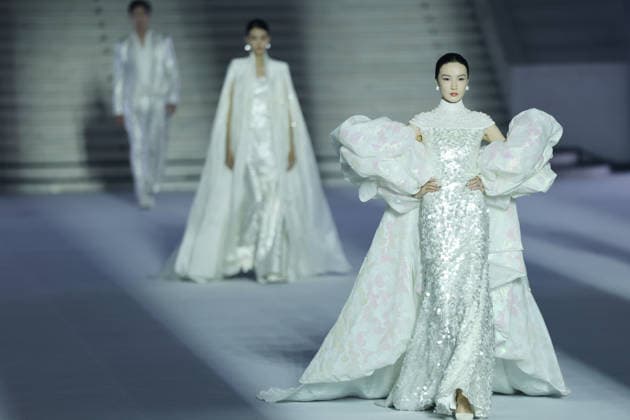 BEIJING, CHINA - SEPTEMBER 10: Models present designs by Liuli and Ziziyu during the closing show of the 2026 China Fashion Week on September 10, 2026 in Beijing, China. The eight-day event featured over 100 fashion releases and activities involving more than 220 brands.  Copyright: xChinaxNewsxServicex 111665687620
