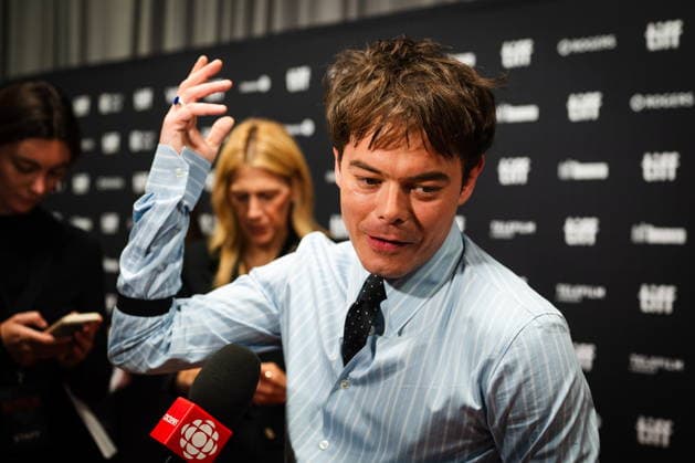 September 10, 2026, Toronto, On, Canada: Charlie Heaton is pictured on the red carpet for Below at the Toronto International Film Festival in Toronto, on Thursday, Sept. 10, 2026. Toronto Canada  - ZUMAc35_ 20260910_zaf_c35_243 Copyright: xLauraxProctorx