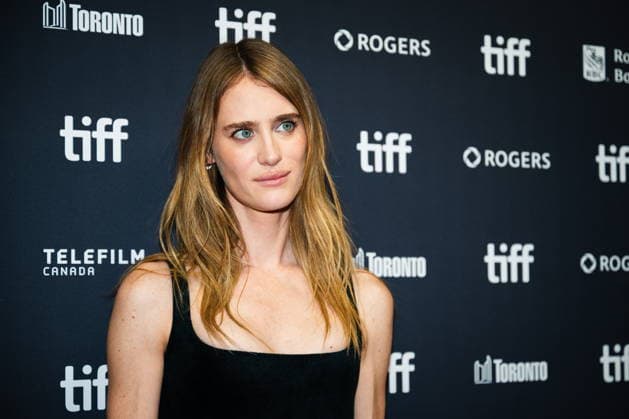 September 10, 2026, Toronto, On, Canada: Mackenzie Davis is pictured on the red carpet for Below at the Toronto International Film Festival in Toronto, on Thursday, Sept. 10, 2026. Toronto Canada  - ZUMAc35_ 20260910_zaf_c35_253 Copyright: xLauraxProctorx