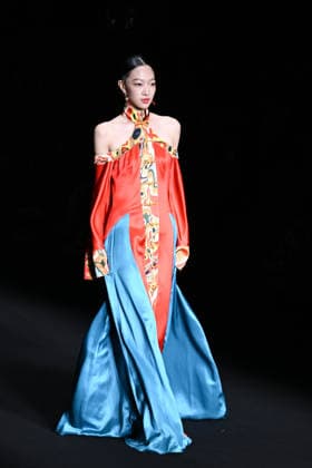 BEIJING, CHINA - SEPTEMBER 10: Models display designs during the Zhu Bingren Jingpai Rongzhuang fashion show at Wangfujing on September 10, 2026 in Beijing, China. The event is part of the SS2027 Beijing Fashion Week.  Copyright: xChinaxNewsxServicex 111665695542