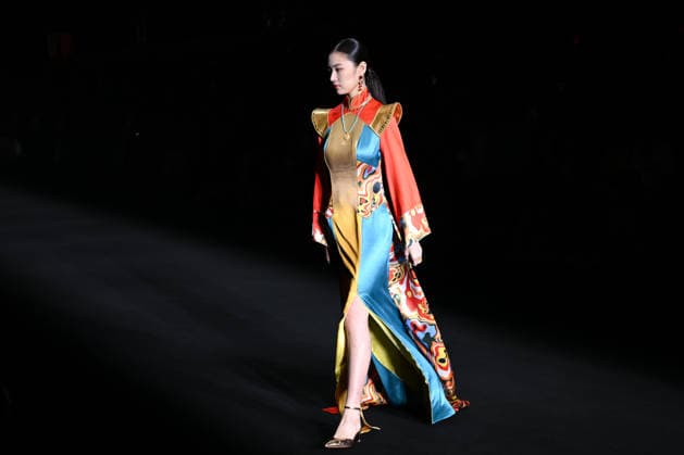 BEIJING, CHINA - SEPTEMBER 10: Models display fashion designs during the Zhu Bingren Jingpai Rongzhuang fashion show at SS2027 Beijing Fashion Week on September 10, 2026 in Beijing, China. The collection features melted copper art and a unique color system created by designer Zhu Bingren.  Copyright: xChinaxNewsxServicex 111665695832