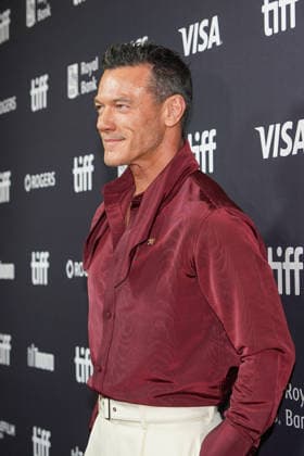 2026 Toronto International Film Festival - ˜The Housewife™ Premiere Luke Evans attends the red carpet for the ˜The Housewife™ premiere during the 2026 Toronto International Film Festival (TIFF) at Royal Alexandra Theatre. on September 10, 2026 in Toronto, Canada. (Photo by Leonardo Ramirez Eyepix Group) Copyright: xLeonardoxRamirez xEyepixxGroupx LR10092026-01282