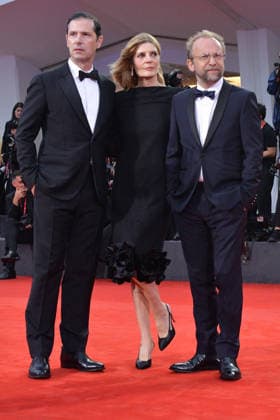 83rd Venice Film Festival UN PEU AVANT MINUIT Premiere Melvil Poupaud, Chiara Mastroianni, and Nicolas Pariser await the screening of *Un Peu Avant Minuit*. Photos by Thomas Bohlen Starface 459571 2026 09 10 Venice, Italy  Copyright: xThomasxBohlenx STAR_459571_023