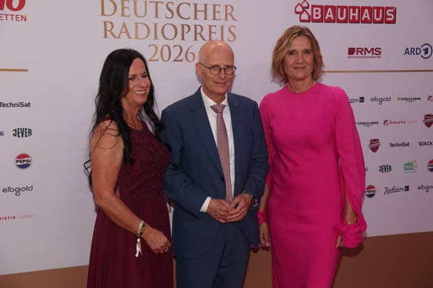 Grit Leithäuser, Peter Tschentscher, and Ilka Steinhausen at the 17th German Radio Awards ceremony in 2026 at the Stage Theater an der Elbe in Hamburg, September 10, 2026 Copyright: xAgenturxMatthiasxWehnertx xM.xGränzdörferx