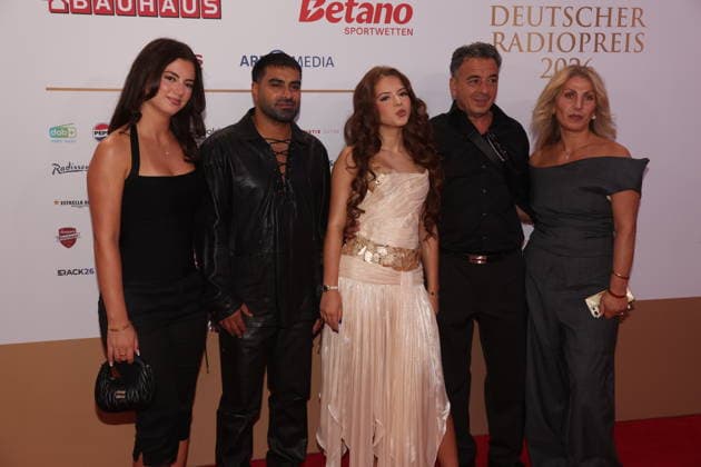 Zahide Kayaci, also known as Zah1de, and guests at the 17th German Radio Awards ceremony in 2026 at the Stage Theater an der Elbe in Hamburg, September 10, 2026 Copyright: xAgenturxMatthiasxWehnertx xM.xGränzdörferx