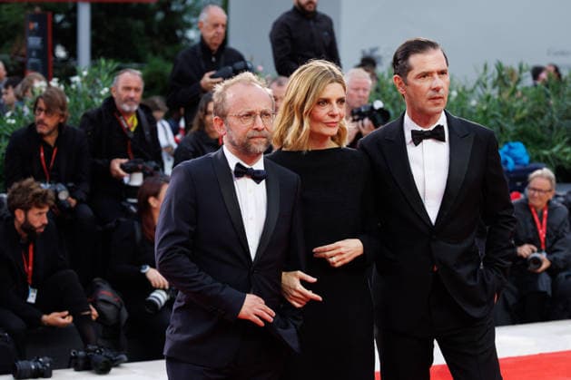 News - Un Peu Avant Minuit Red Carpet - The 83rd Venice International Film Festival (R-L) Melvil Poupaud, Chiara Mastroianni and Nicolas Pariser attend the Un Peu Avant Minuit Screening during the 83rd Venice International Film Festival at Sala Grande on September 10, 2026 in Venice, Italy. Photo: Cinzia Camela. Lido di Venezia Palazzo del Cinema Italy Copyright: xCinziaxCamelax xLiveMediax LPN_2662649