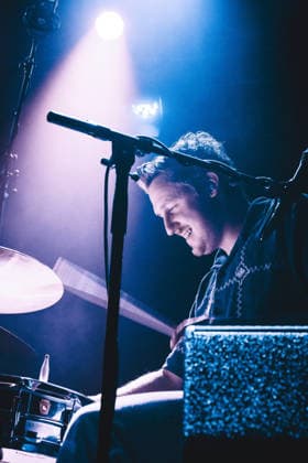 Mamas Gun live in Copenhagen, Denmark Copenhagen, Denmark. 10th, September 2026. The British soul band Mamas Gun performs a live concert at Hotel Cecil in Copenhagen. Here drummer Chris Boot is seen live on stage. Denmark, Copenhagen  Copyright: xGonzalesxPhoto PeterxTroestx