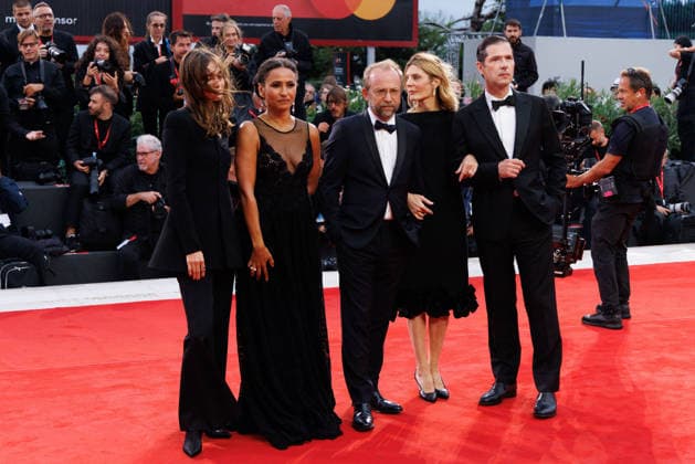 News - Un Peu Avant Minuit Red Carpet - The 83rd Venice International Film Festival Melvil Poupaud, Chiara Mastroianni, Nicolas Pariser, Leonie Simaga and Clara Pacini attend the Un Peu Avant Minuit Screening during the 83rd Venice International Film Festival at Sala Grande on September 10, 2026 in Venice, Italy. Photo: Cinzia Camela. Lido di Venezia Palazzo del Cinema Italy Copyright: xCinziaxCamelax xLiveMediax LPN_2662665