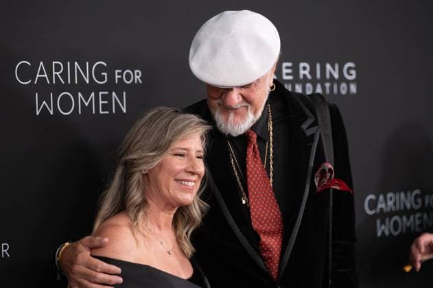 September 10, 2026, New York, New York, United States: (L-R) Elizabeth Jordan and Mick Fleetwood attend.Celebrities attend the Kering Foundation s Caring For Women Dinner at The Pool on September 10, 2026 in New York City. New York United States  - ZUMAs197 20260910_aaa_s197_839 Copyright: xRonxAdarx