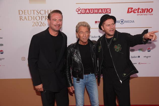 Sasha, Peter Maffay, and Johannes Oerding at the 17th German Radio Awards ceremony in 2026 at the Stage Theater an der Elbe in Hamburg, September 10, 2026 Copyright: xAgenturxMatthiasxWehnertx xM.xGränzdörferx