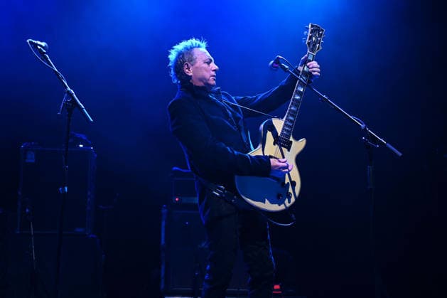 Holy Holy performing at Shepherd™s Bush Empire in London LONDON, ENGLAND - SEPTEMBER 10: James Stevenson of ˜Holy Holy™ performing at Shepherd™s Bush Empire on September 10, 2026 in London, England. CAP MAR MAR Great Britain UK Copyright: xMartinxHarris CapitalxPicturesx