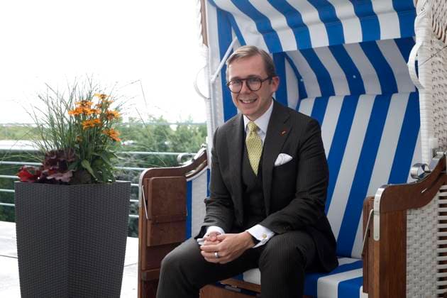 September 9, 2026, Philipp Amthor, CDU, politician, portrait at the Federal Chancellery in Berlin, Minister of State for Federal-State Relations, sitting in a beach chair from Mecklenburg-Western Pomerania on the balcony of his office, Berlin, Germany