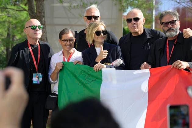 Grtea Scarano and Salsicciotto d oro awards - 11 Sep 2026 Greta Scarano (C) attends the Salsicciotto d Oro awards ceremony—honoring photographers for the best classic shot and the best paparazzi shot—held in the gardens of the Palazzo del Cinema during the 83rd Venice Film Festival. Venice Lido Italy Copyright: xMarioxCartellix xSOPAxImagesx _DSC3112
