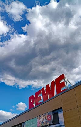 September 11, 2026, Wendelstein, Bayern, Germany: A view of a REWE supermarket chain store in Wendelstein , Bayern, Germany . September 11th, 2026 Wendelstein Germany - ZUMAe140 20260911_zip_e140_003 Copyright: xDavidexEliasx