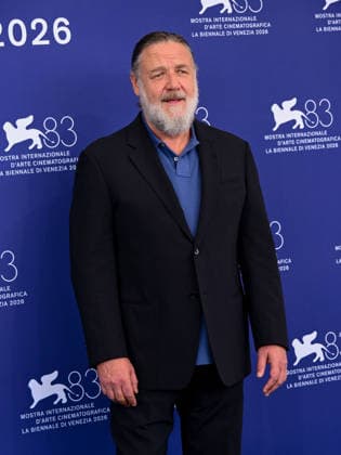 IPA88396886 - Venice, 83rd Venice International Film Festival 2026 - Day 10 - Photocall for What Love Builds - Pictured: Russell Crowe  Copyright: xAlbertoxTerenghix xPoolxPhotoxEventsx08x IPA88396886