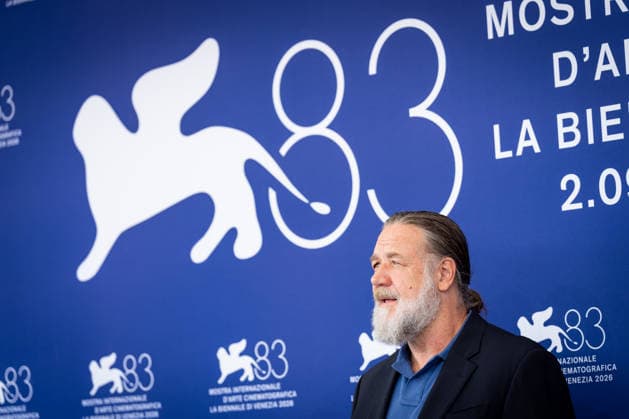 What Love Builds photocall during the 83rd Venice International Film Festival in Venice, Italy on 11 September 2026. Russell Crowe attends the What Love Builds photocall during the 83rd Venice International Film Festival in Venice, Italy on 11 September 2026., Credit:Stefano Costantino TTL Stefano Costantino Avalon Italy, Venice  Copyright: xStefanoxCostantinoxTTLx xStefanoxCostantinox xAvalonx 1133411458
