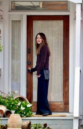 Emma Stone is seen on the set of The Catch Emma Stone is seen on the set of The Catch . 11 Sep 2026 Pictured: Emma Stone is seen on the set of The Catch .  Copyright: xThexMegaxAgencyxSteveSands NewYorkNewswire MEGAx