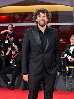 IPA88405777 - Venice, 83rd Venice International Film Festival 2026 - Night 10 - Red carpet for the Nuovo IMAIE Award; pictured: Maurizio Lastrico  Copyright: xManuelexMangiarottix xx IPA88405777