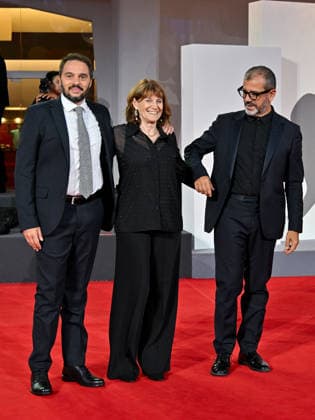 IPA88407173 - Venice, 83rd Venice International Film Festival 2026 - Night 10 - Red Carpet for the Nuovo IMAIE Award. Pictured: Gino Auriuso, Fabrizia Castagnoli, guest  Copyright: xManuelexMangiarottix xPoolxPhotoxEventsx08x IPA88407173