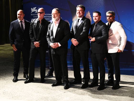 IPA88408910 - Venice International Film Festival 2026 - Night 10 - Red carpet for the film WHAT LOVE BUILDS. Pictured: The cast  Copyright: xAlbertoxTerenghix xPoolxPhotoxEventsx08x IPA88408910