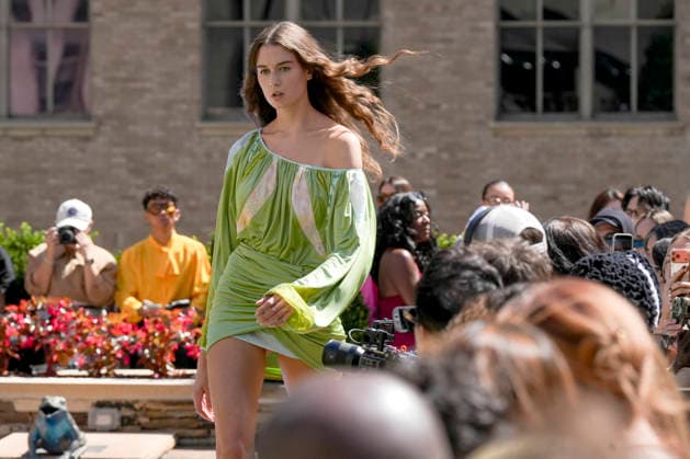 A model walks the runway showcasing pieces from the Spanish brand Custo Barcelona s Spring Summer 2027 collection at New York Fashion Week in New York, USA 11 September 2026. The Spanish brand Custo Barcelona presented Unexpected , its Spring Summer 2027 collection, which seeks to combat routine in the way people dress. Custo Barcelona presents a collection in New York to combat fashion monotony !ACHTUNG: NUR REDAKTIONELLE NUTZUNG!  Copyright: xAngelxColmenaresx AME6653 20260911-55021375603_1